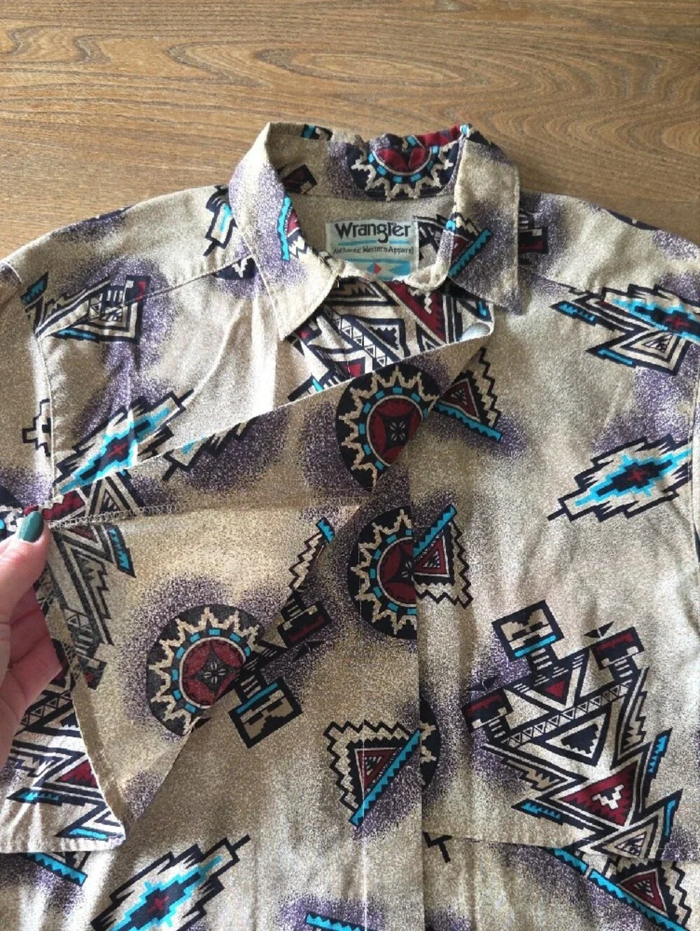 Vintage Wrangler Beige Aztec-Print Lightweight Buttom Up Shirt